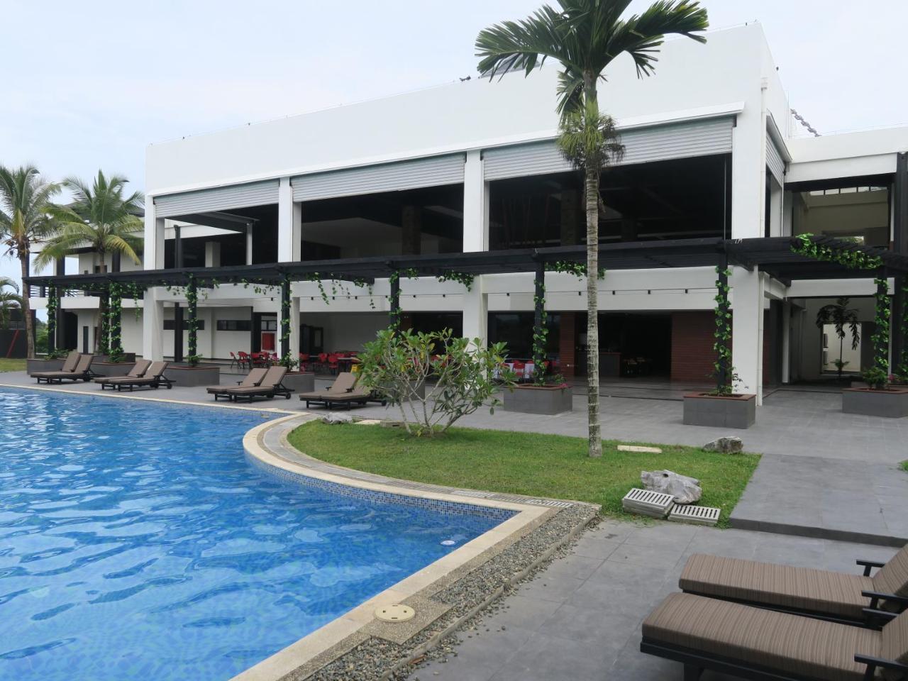 Nasau Resort & Villas Nadi Exterior photo